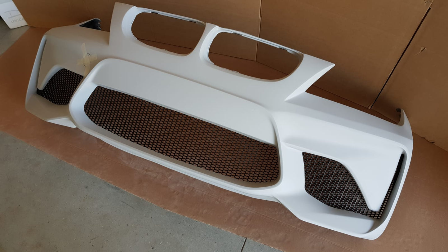 Side View of Front Bumper for BMW 3 Series E90/E91 LCI M2 Look. Supplied with high quality ABS Honeycomb Mesh Grill. Made from 1st grade FRP