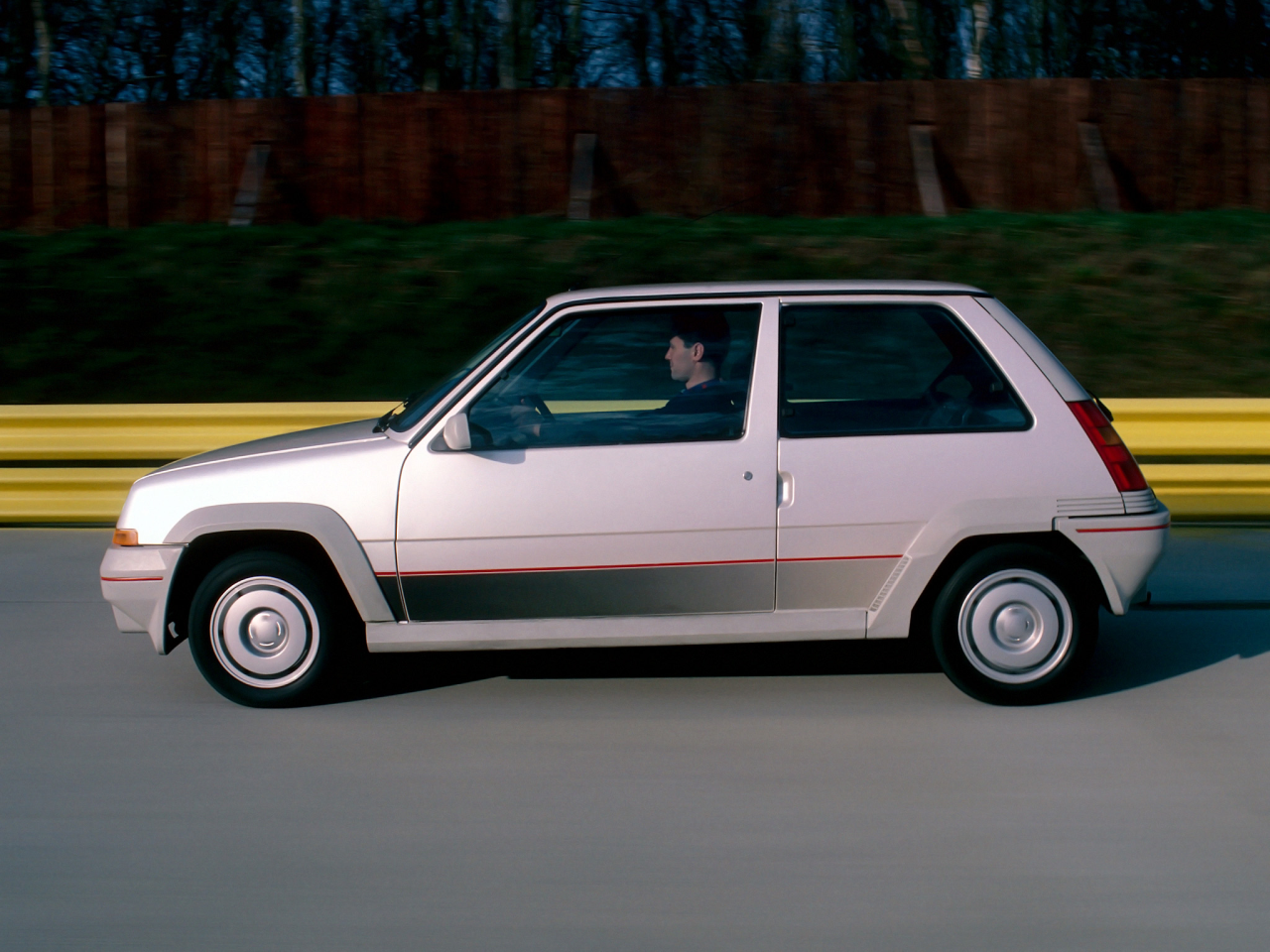 WHEEL ARCHES + SIDE SKIRTS RENAULT SUPER 5 GT TURBO PH1