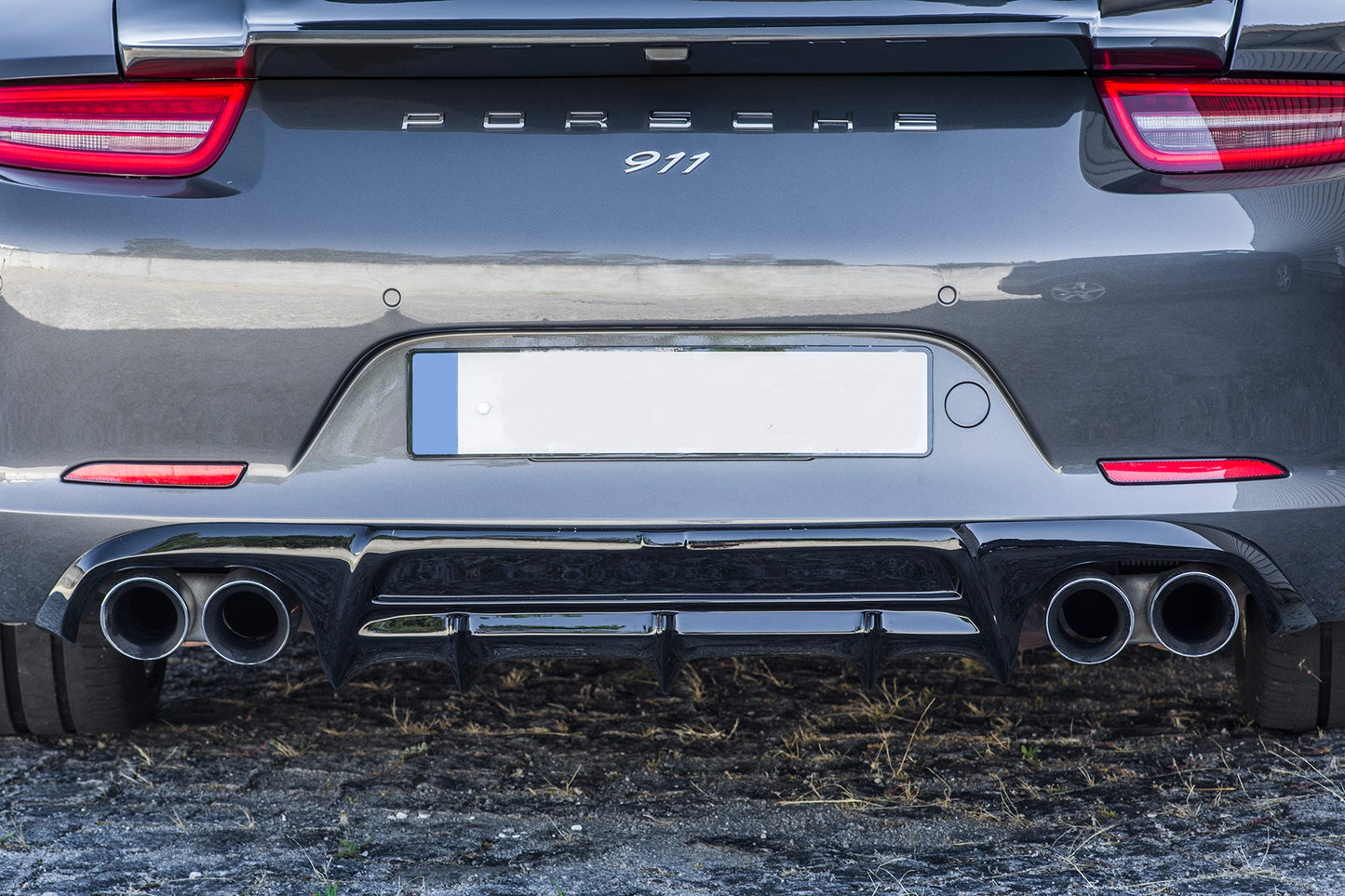Body Kit Porsche 911 911 PH1: Front Lip, Rear Diffuser, Side Skirts Blades & Rear Spoiler on vehicle 